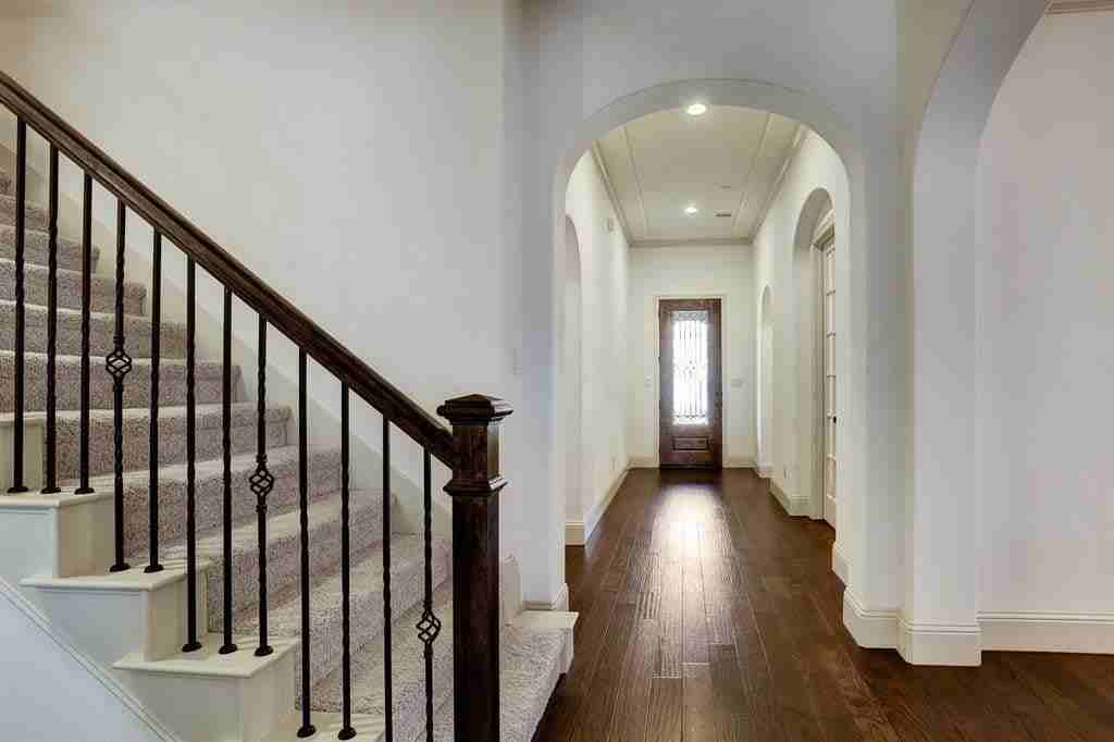 2523 Alan Lake Ln - Photo 4 of 33