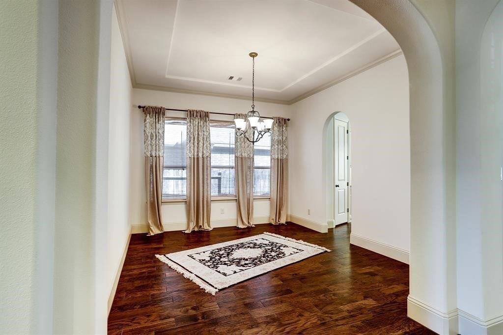 2523 Alan Lake Ln - Photo 7 of 33