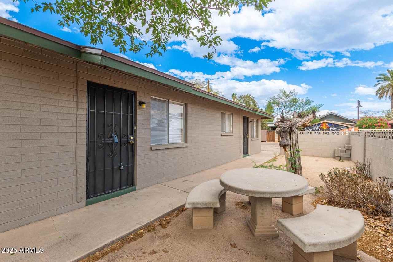 7153 N 57th Dr - Photo 2 of 25