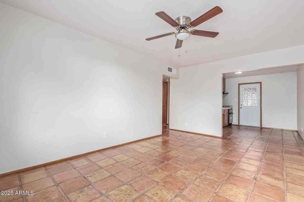 7153 N 57th Dr - Photo 5 of 25