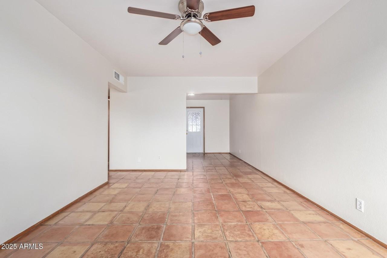 7153 N 57th Dr - Photo 6 of 25