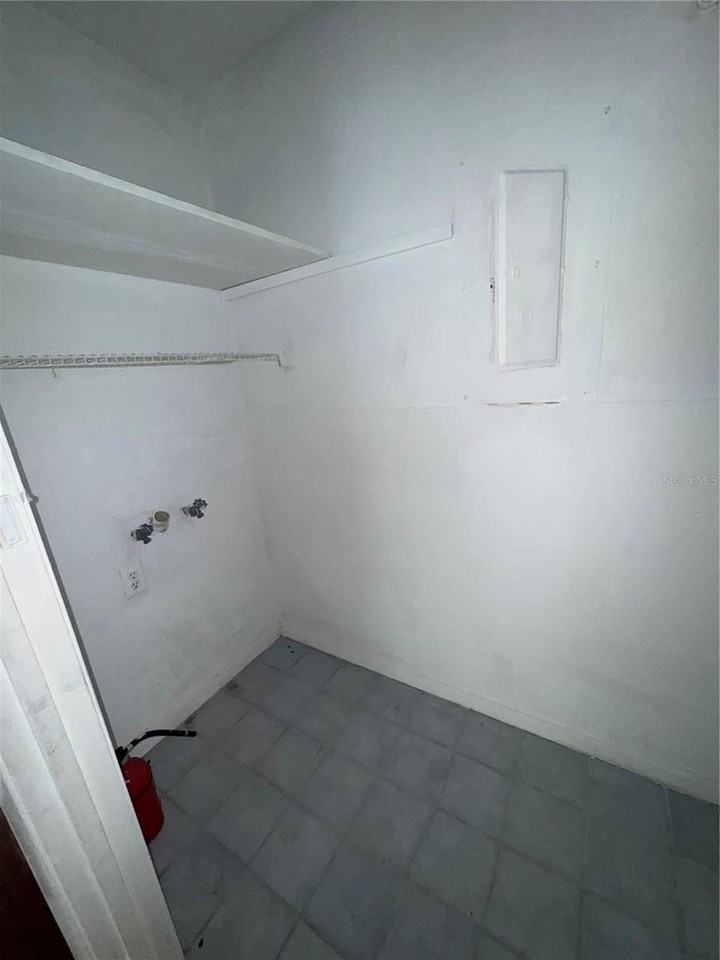 3120 Sw 26th Ter - Photo 5 of 15