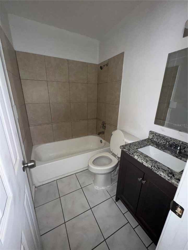 3120 Sw 26th Ter - Photo 7 of 15