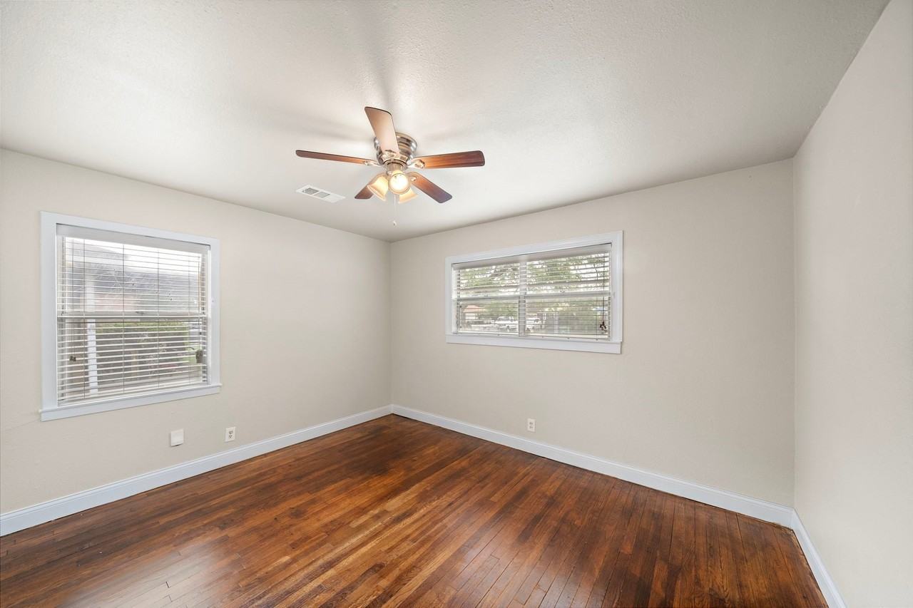 6630 Lodge St - Photo 4 of 10