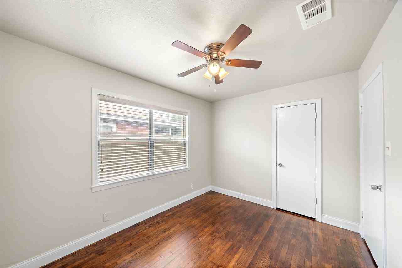 6630 Lodge St - Photo 5 of 10