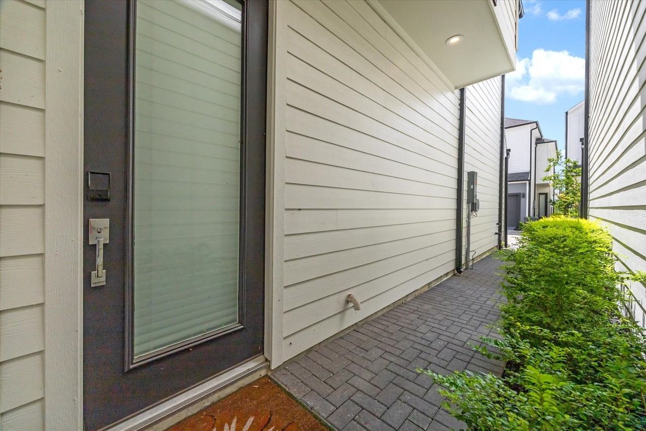 5910 Jasper Jones Way - Photo 2 of 27