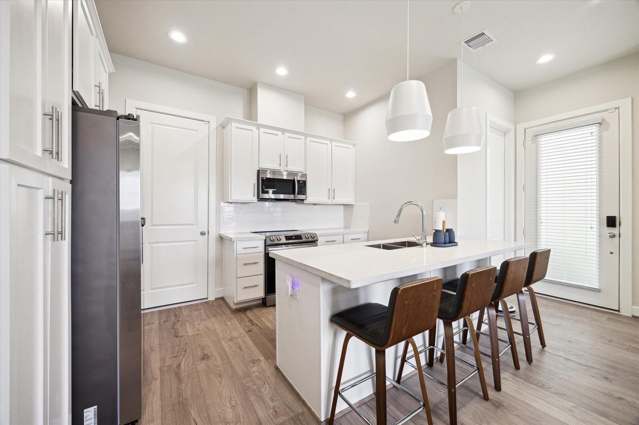 5910 Jasper Jones Way - Photo 4 of 27