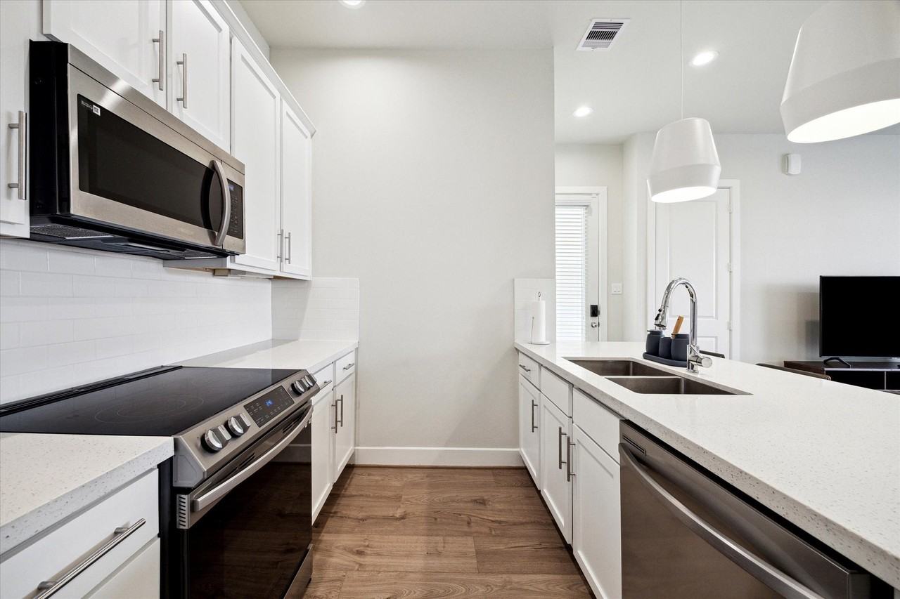 5910 Jasper Jones Way - Photo 5 of 27