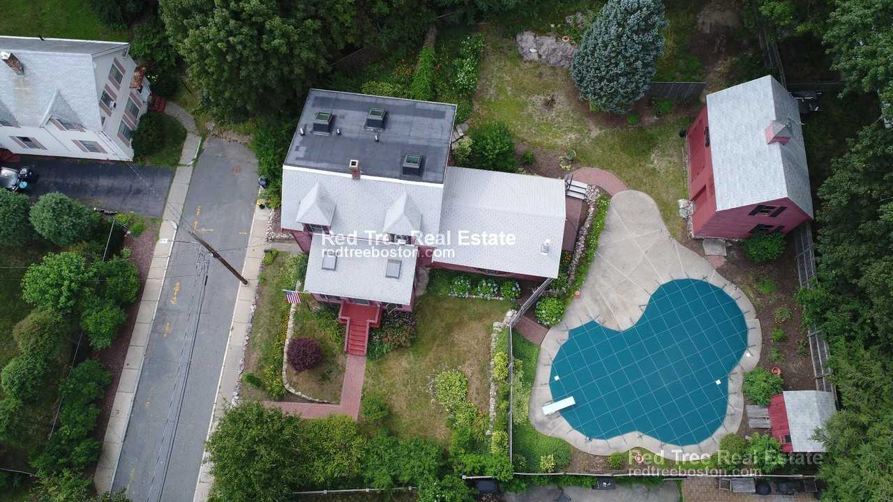 63 Johnson St - Photo 4 of 18