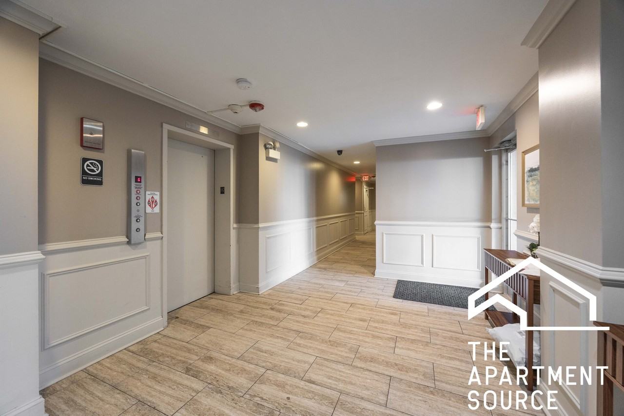 110 N Kenilworth Ave #1B - Photo 2 of 3