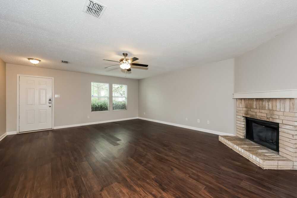 8412 Seven Oaks Ln - Photo 3 of 16