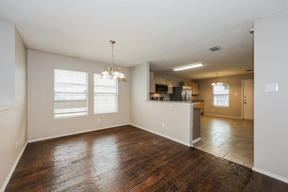 8412 Seven Oaks Ln - Photo 6 of 16