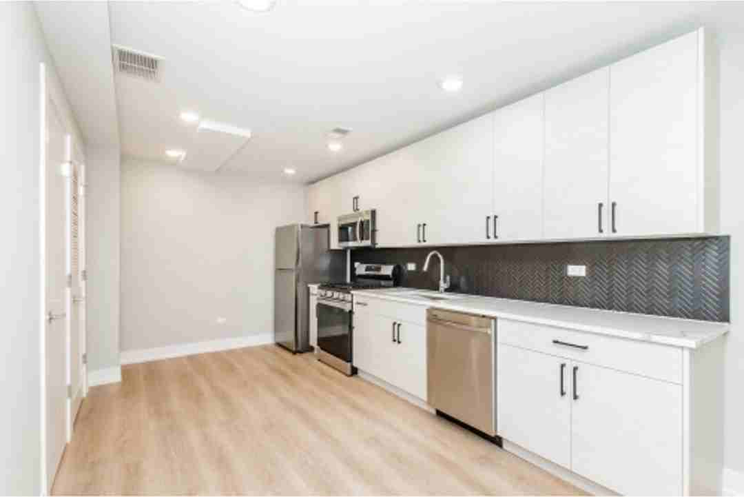 2317 2317 W Iowa St - Garden Rear - Photo 2 of 11