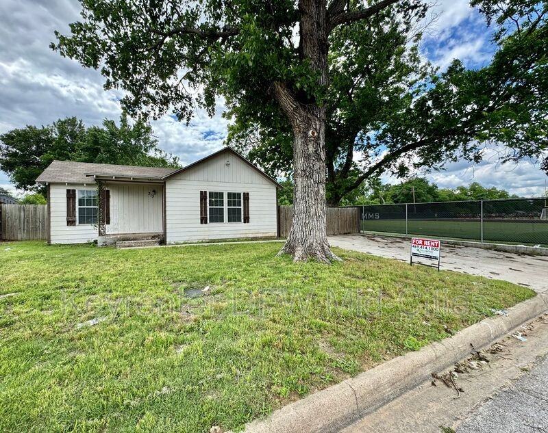 313 Worthview Dr - Photo 2 of 14