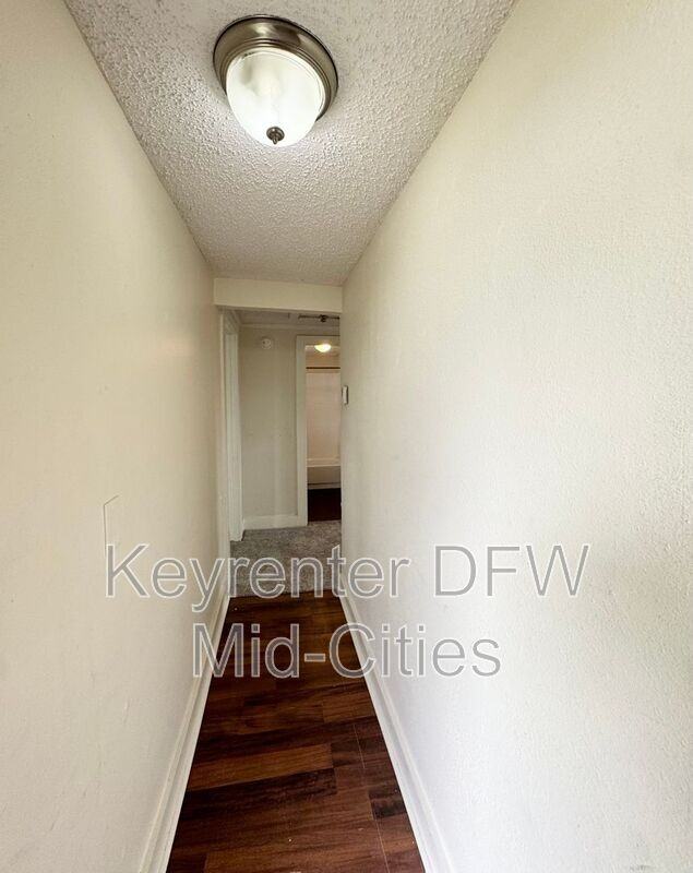 313 Worthview Dr - Photo 3 of 14