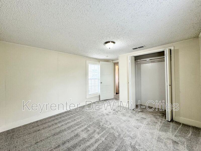 313 Worthview Dr - Photo 5 of 14