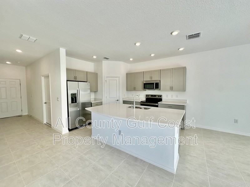 11764 Glenside Ter - Photo 2 of 17