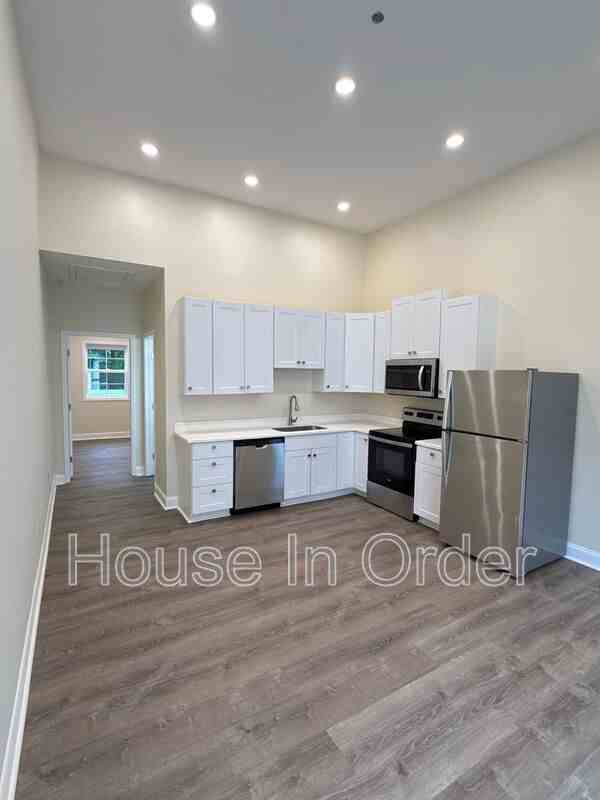 198 Cowan St #106 - Photo 5 of 24