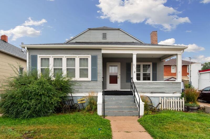 316 E 20th St - Photo 2 of 37