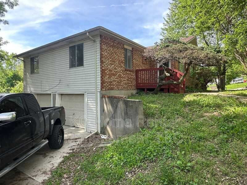 1903 N 77th St - Photo 2 of 27