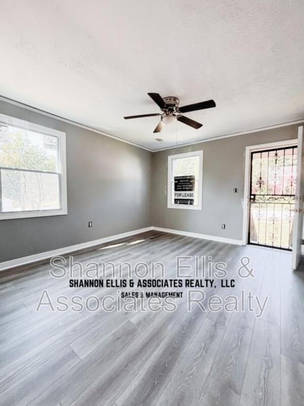 1782 Cahoon St Sw - Photo 2 of 12