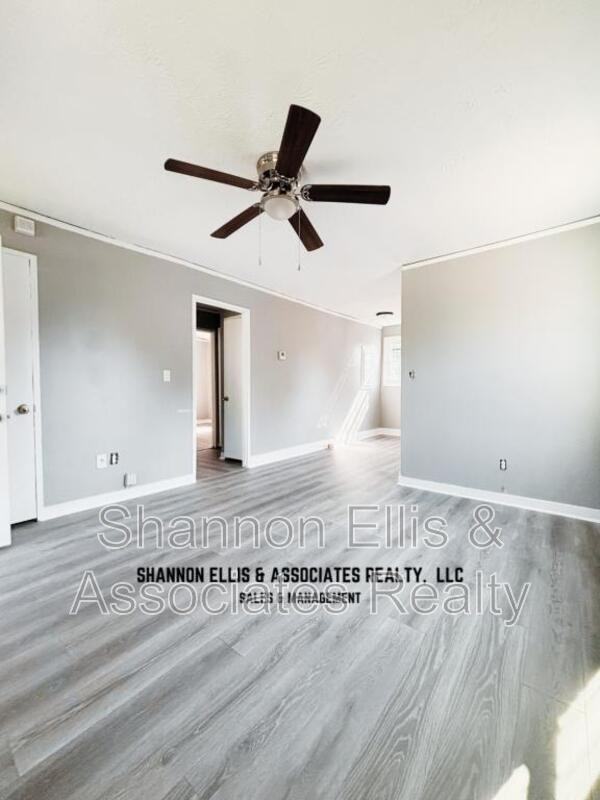 1782 Cahoon St Sw - Photo 3 of 12