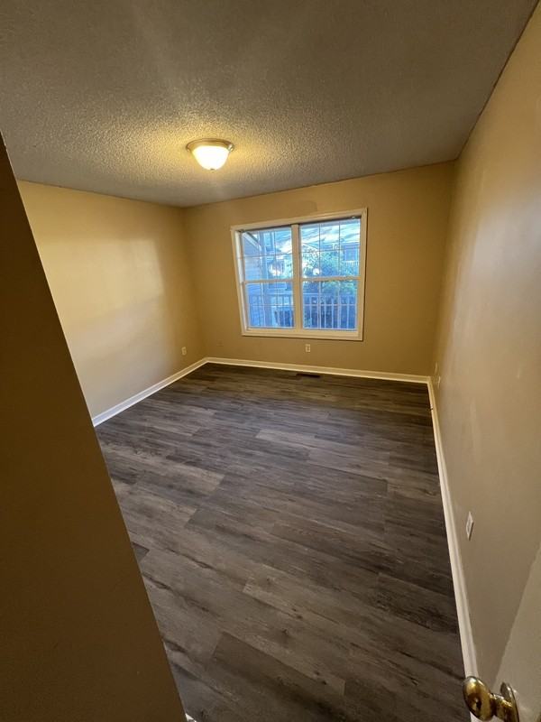 106 Stone Henge Ln - Photo 2 of 10