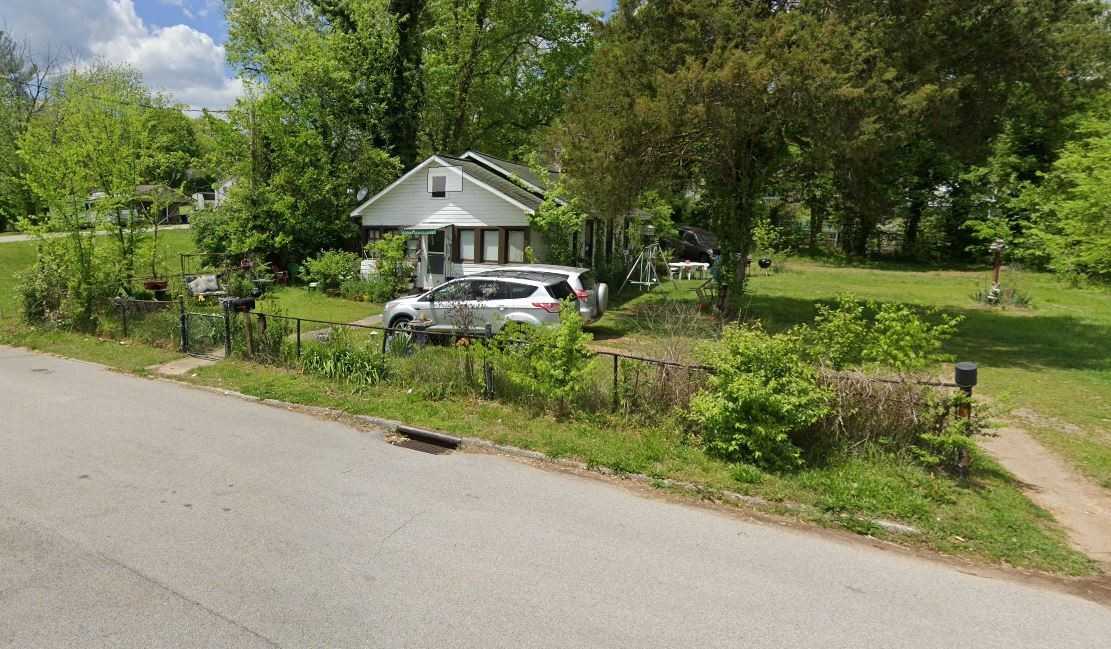 705 Siluria St - Photo 3 of 3