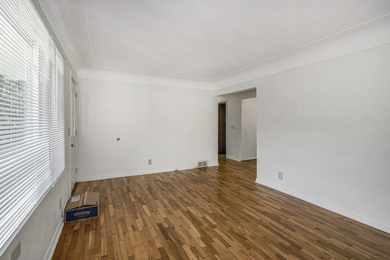 5215 E S Ave - Photo 2 of 19