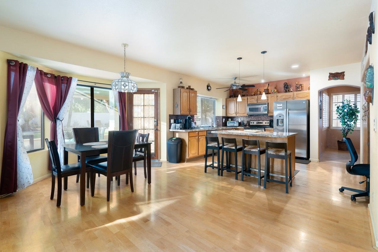 1126 W Wagner Dr - Photo 4 of 39