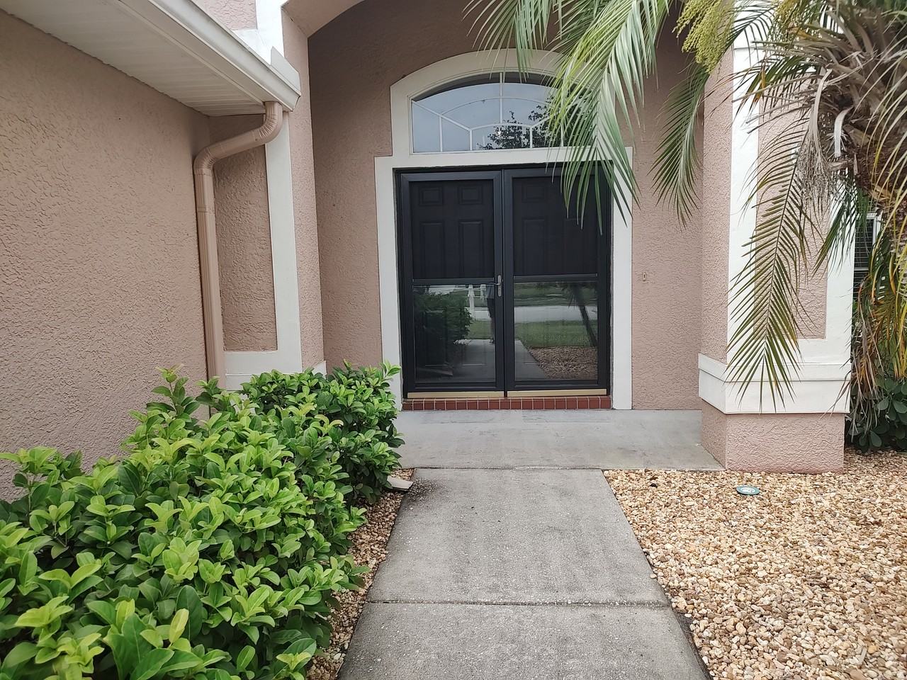 22912 Killington Blvd - Photo 2 of 37