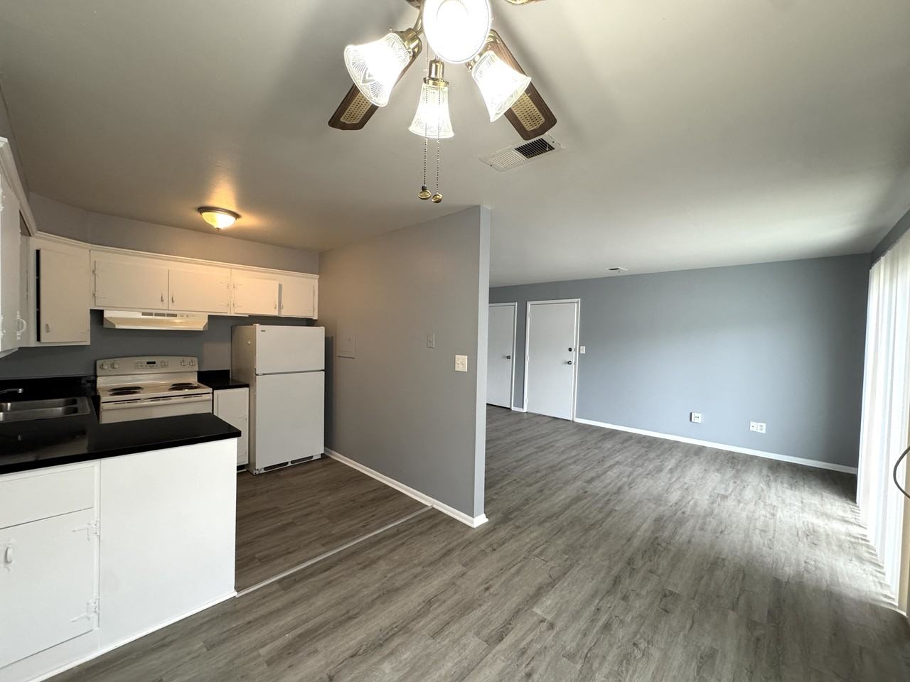 9130 E 10Th St - Photo 3 of 11