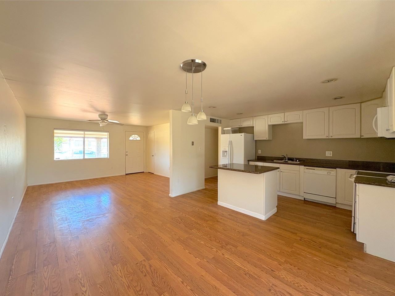 4061 E Ludlow Dr - Photo 2 of 11