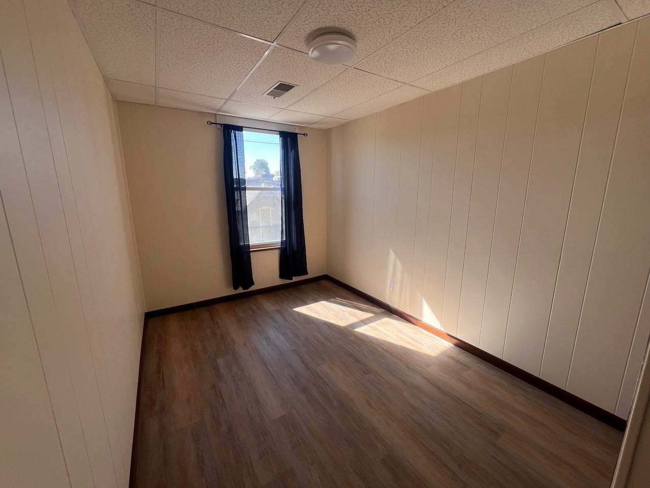 100 N Holden St - Photo 3 of 5