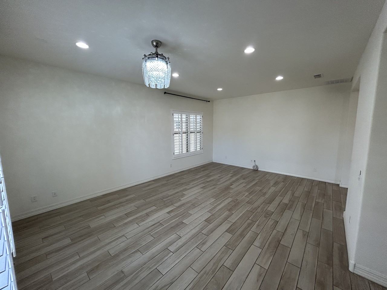 1811 E Aster Pl - Photo 7 of 50