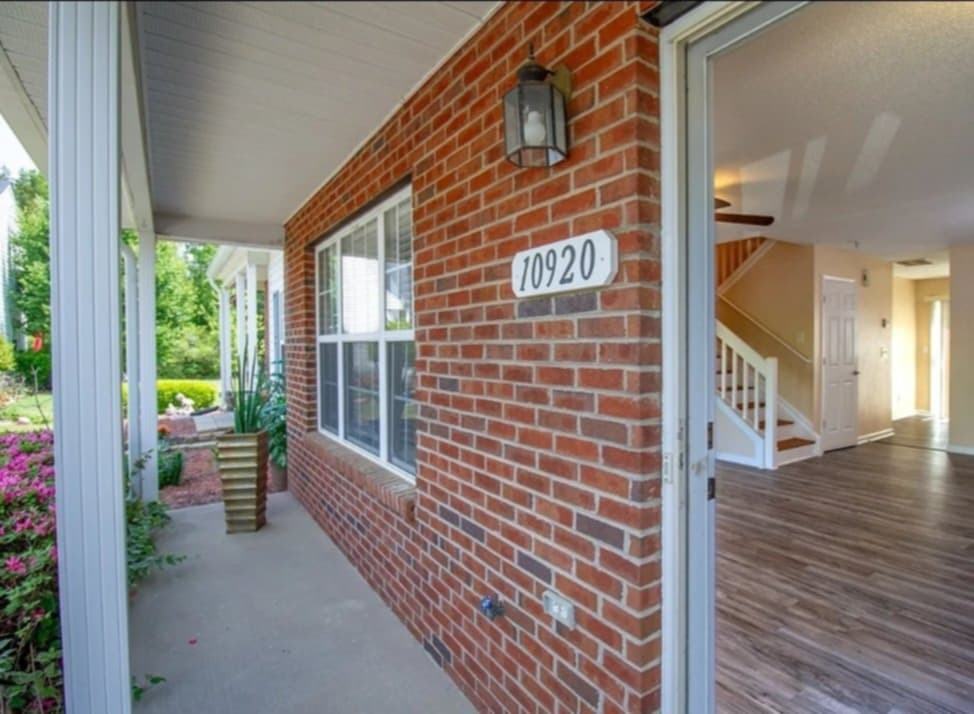10920 Kinston Ridge Pl #10920 - Photo 2 of 8