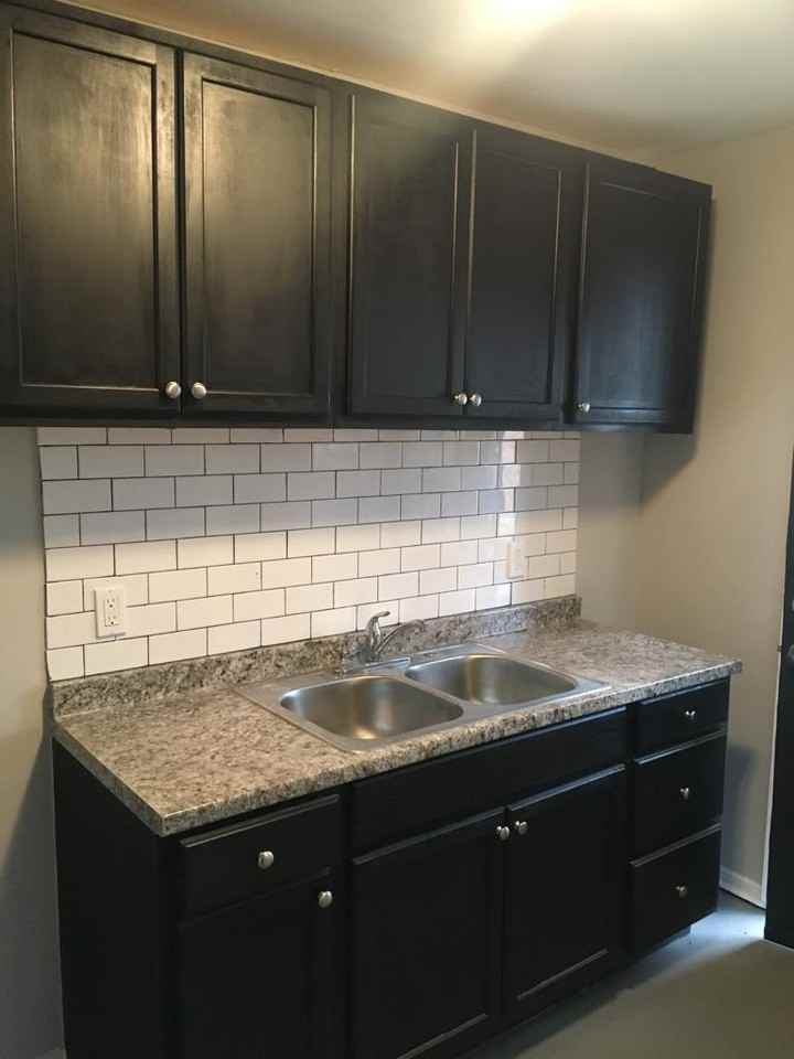 818 Laurel Street - Photo 2 of 9