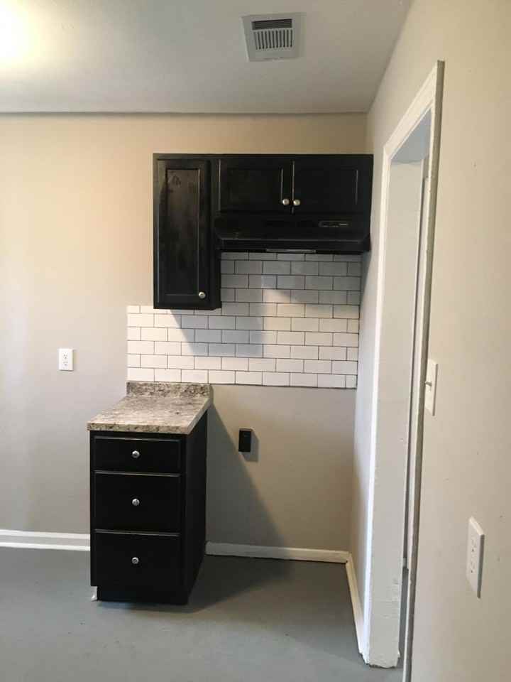 818 Laurel Street - Photo 3 of 9