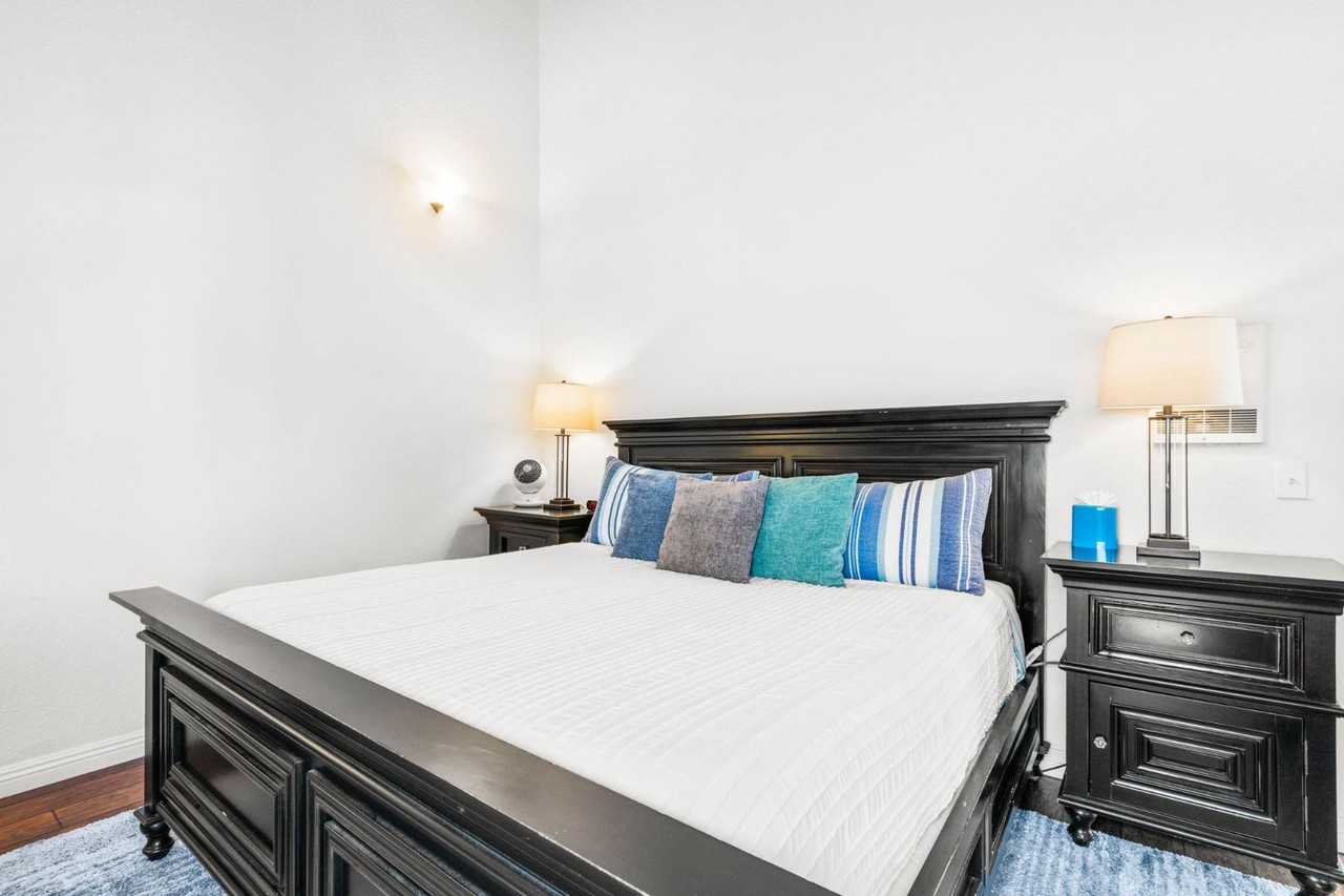 727 Seacoast Dr - Photo 5 of 11