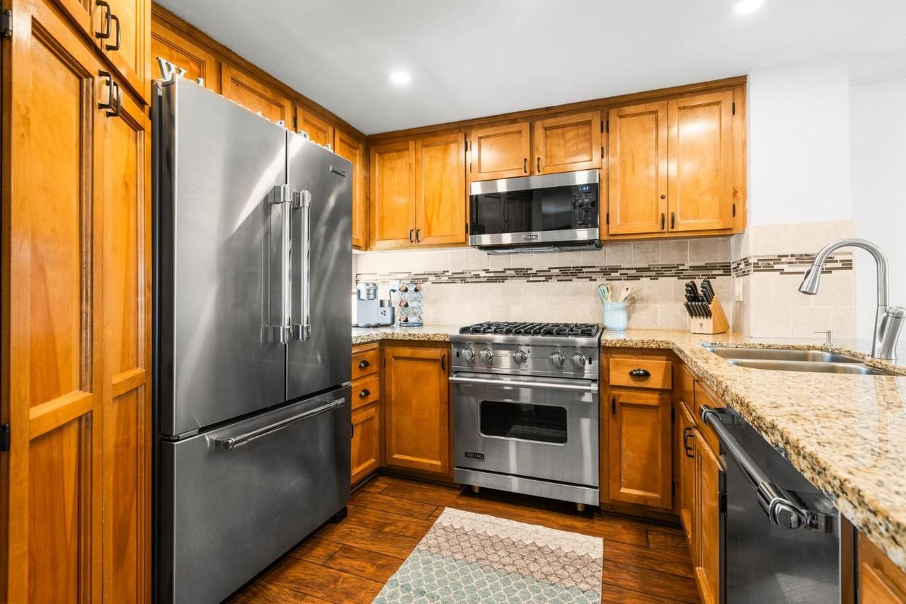 727 Seacoast Dr - Photo 6 of 11