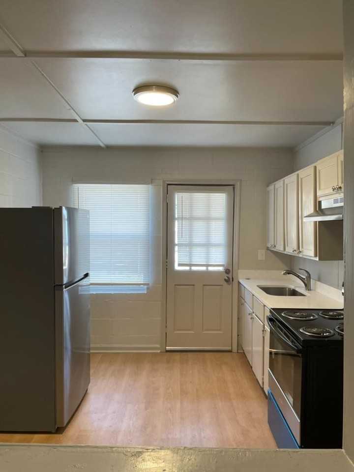 2520 16th Ave - Photo 2 of 5