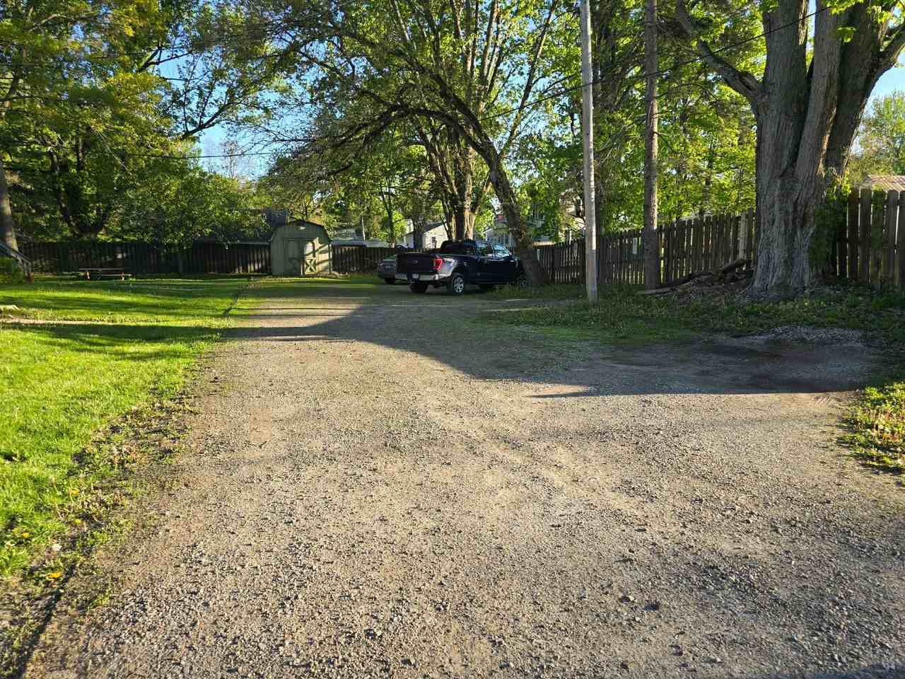 5782 Chippewa Rd - Photo 2 of 4