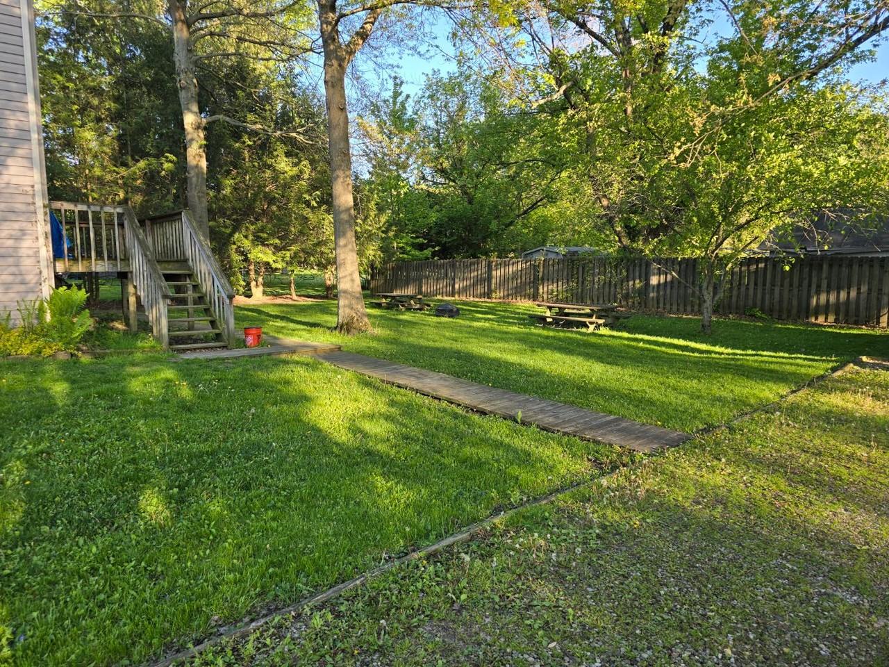 5782 Chippewa Rd - Photo 3 of 4