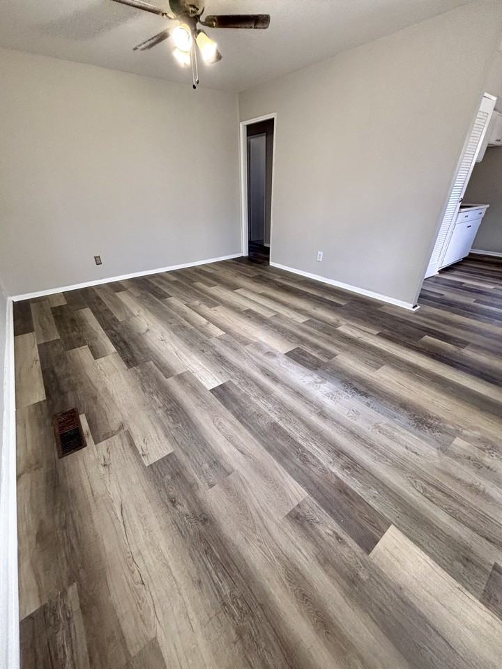 1329 Roosevelt Avenue - Photo 3 of 13