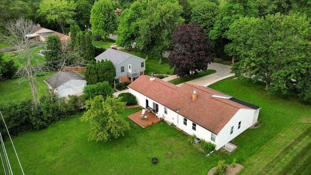 8317 North Poplar Drive - Photo 2 of 21