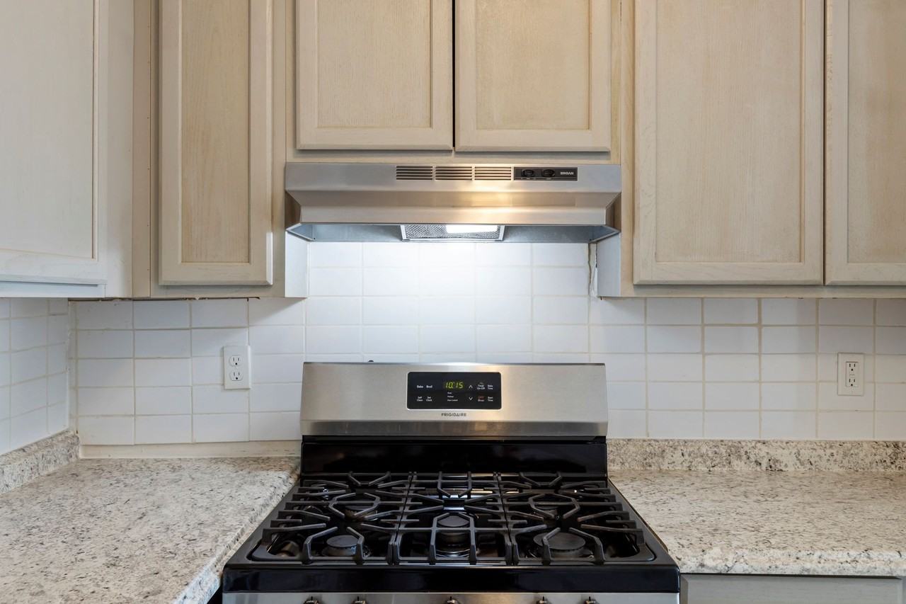 1428 south little Ave - Photo 2 of 50