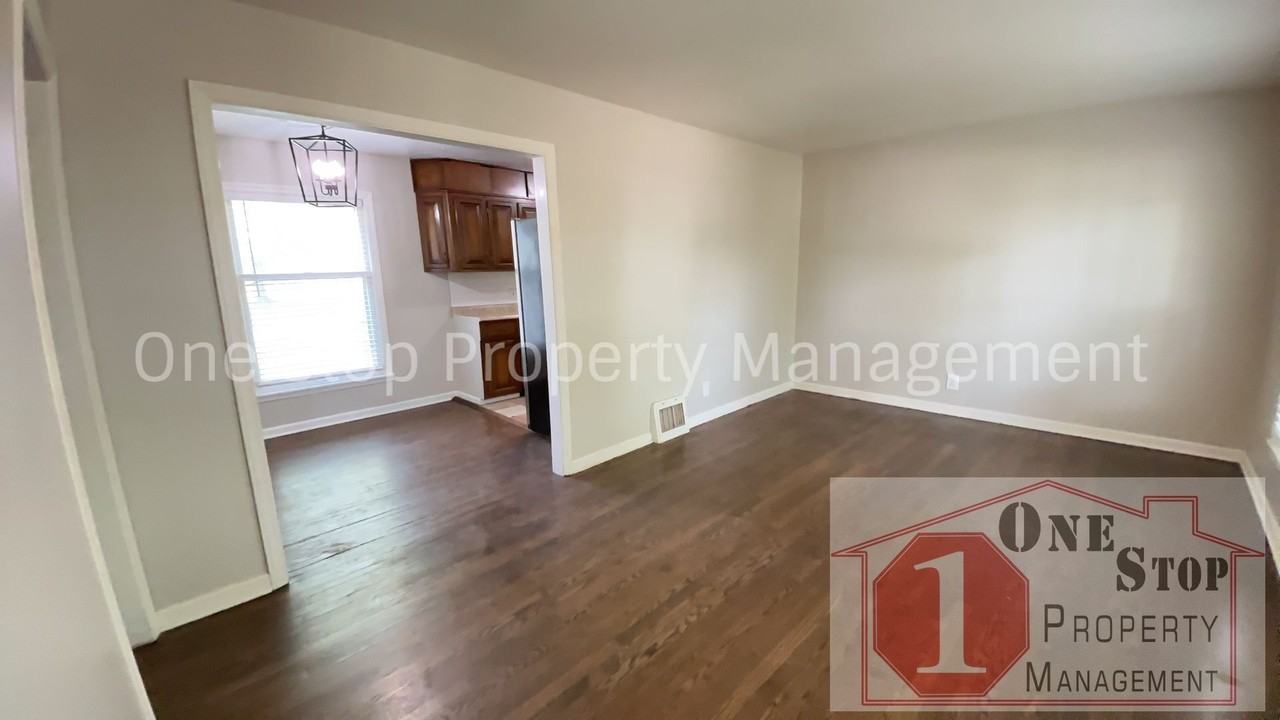 10517 E 25th Ter S - Photo 3 of 17