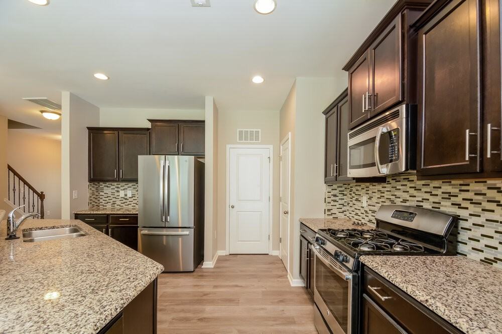 1024 Thoughtful Spot Ln - Photo 6 of 18