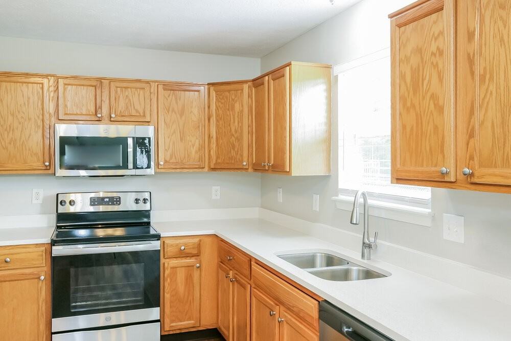 4310 Blue Spruce Ct - Photo 7 of 17