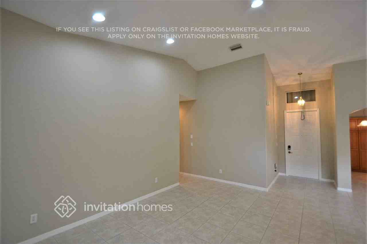 5812 Nw 121st Ter - Photo 2 of 14